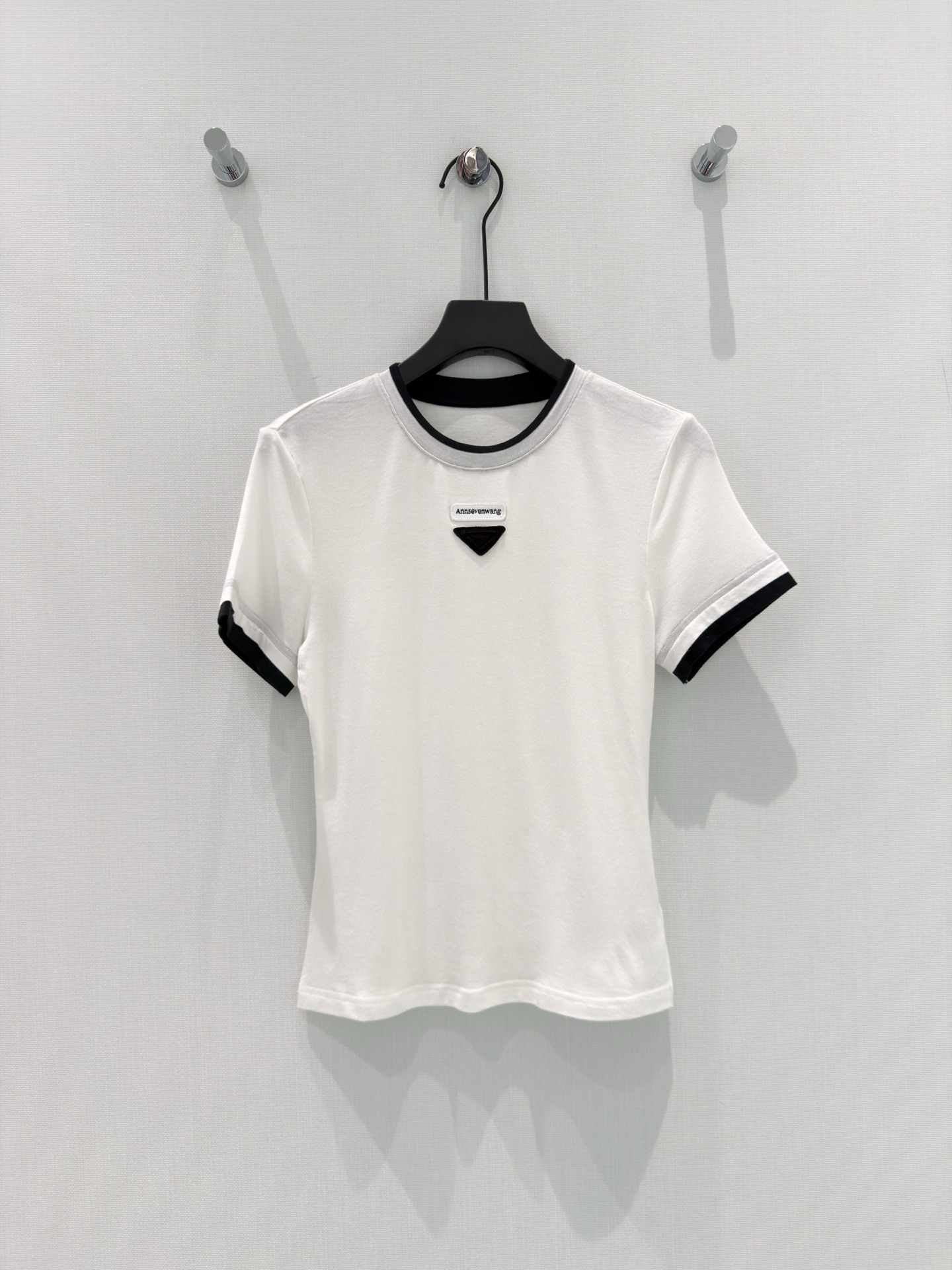 Women's short sleeves
